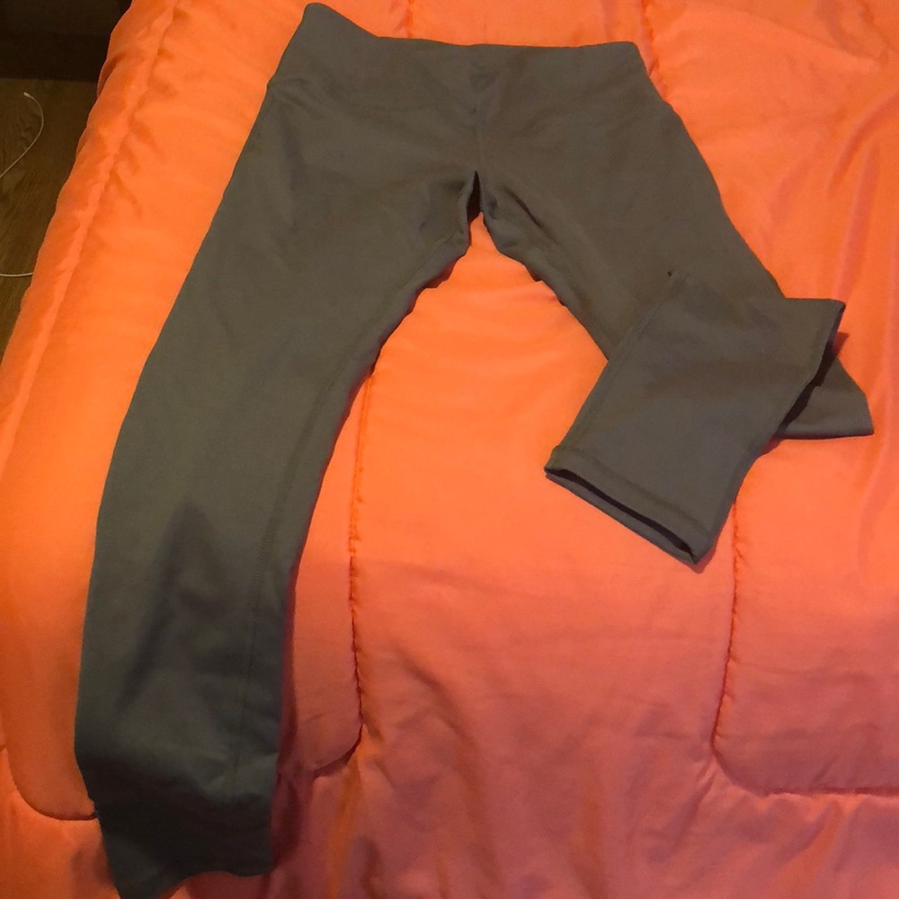 Queenie ke grey workout leggings